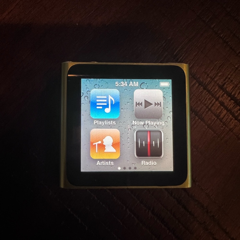 Apple IPOD Nano 6th gen 16gb lime green